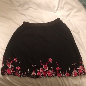 Black Scallop Roses Skirt